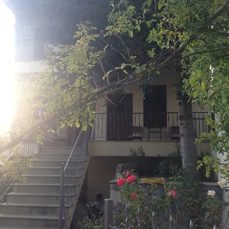 Olympus Little House Apartment